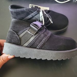 American Exchange Insulated Winter/Hiking Boots Black Suede boys Size 11